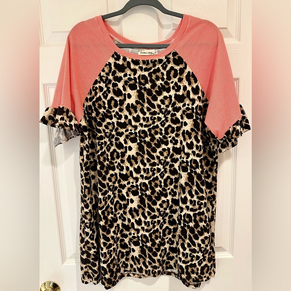 NWOT - Leopard Print Top with Striped Sleeves - XL